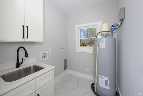 Tiny photo for 1906 Lakeside Drive, Lynchburg, VA 24501 (MLS # 363895)