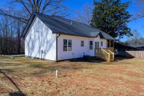 Tiny photo for 1906 Lakeside Drive, Lynchburg, VA 24501 (MLS # 363895)