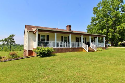Photo of 1967 Cub Creek Road, Appomattox, VA 24522 (MLS # 360307) Photo of 1967 Cub Creek Road, Appomattox, VA 24522 (MLS # 360307)