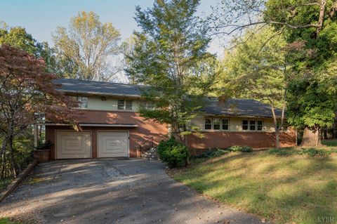 Photo of 1238 Windsor Drive, Bedford, VA 24523 (MLS # 362631)
