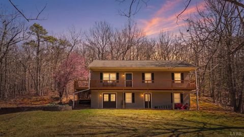 Photo of 400 Kingswood Lane, Lynchburg, VA 24504 (MLS # 365142)