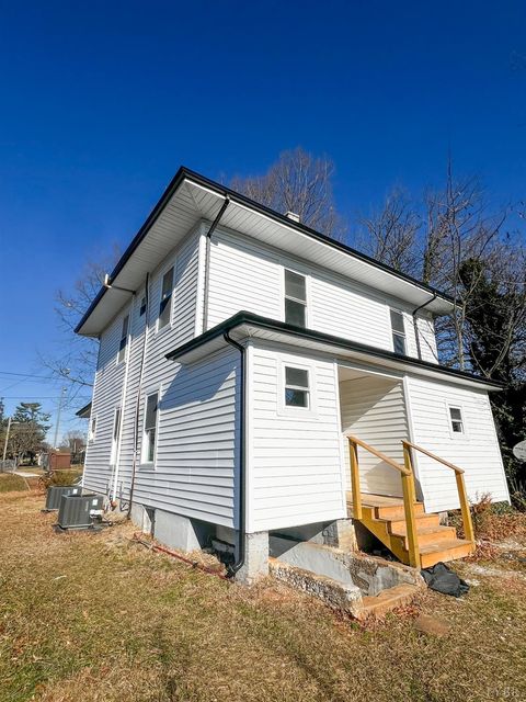 Tiny photo for 2220 Fort Avenue Ave, Lynchburg, VA 24501 (MLS # 364366)