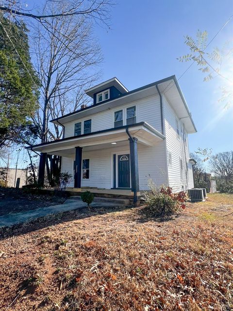 Photo of 2220 Fort Avenue Ave, Lynchburg, VA 24501 (MLS # 364366)