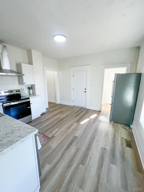 Tiny photo for 2220 Fort Avenue Ave, Lynchburg, VA 24501 (MLS # 364366)