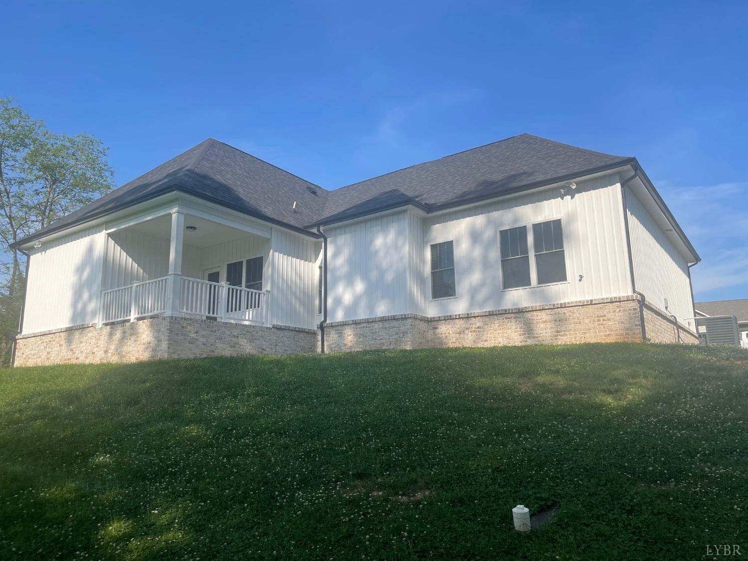 1051 Wills Way, Forest, Virginia image 4