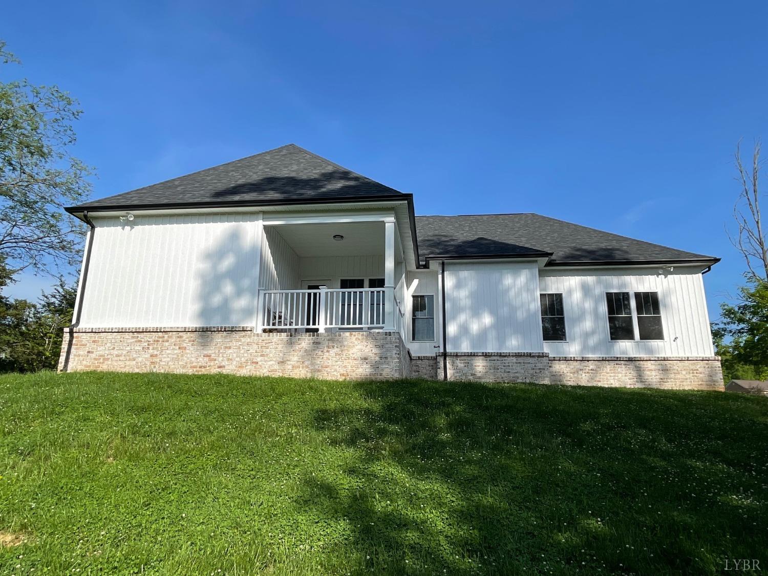 1051 Wills Way, Forest, Virginia image 3