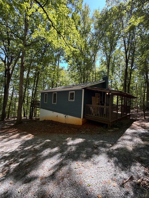 Tiny photo for 713 Leesville Lake Drive, Pittsville, VA 24139 (MLS # 361824)