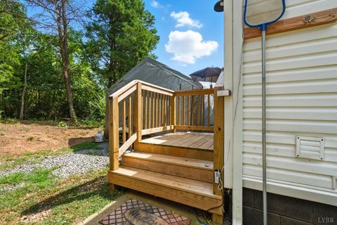 Tiny photo for 221 Cedar Court, Gretna, VA 24557 (MLS # 361609)