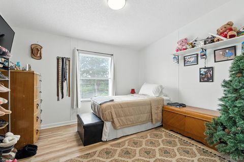 Tiny photo for 221 Cedar Court, Gretna, VA 24557 (MLS # 361609)