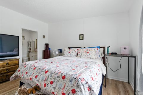 Tiny photo for 221 Cedar Court, Gretna, VA 24557 (MLS # 361609)