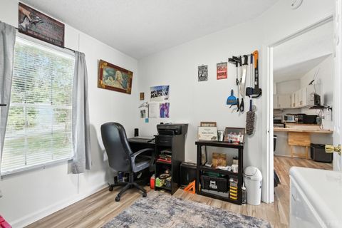 Tiny photo for 221 Cedar Court, Gretna, VA 24557 (MLS # 361609)