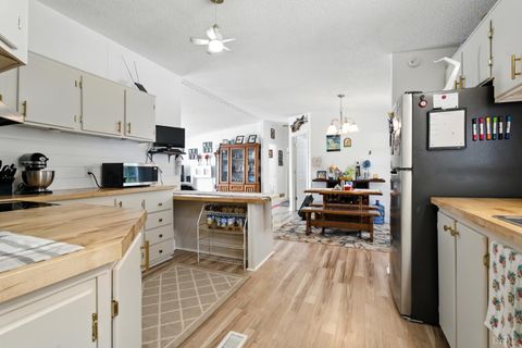 Tiny photo for 221 Cedar Court, Gretna, VA 24557 (MLS # 361609)