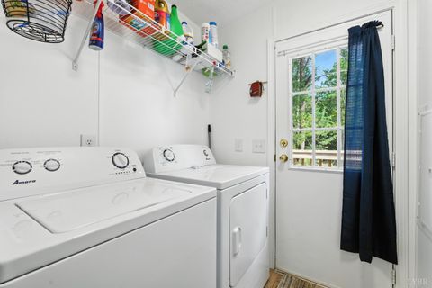 Tiny photo for 221 Cedar Court, Gretna, VA 24557 (MLS # 361609)