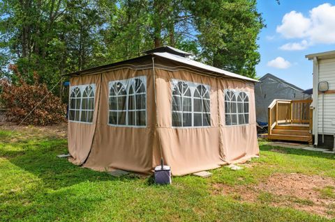 Tiny photo for 221 Cedar Court, Gretna, VA 24557 (MLS # 361609)