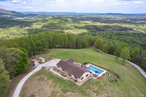 Tiny photo for 355 Dyson Road, Amherst, VA 24521 (MLS # 365910)