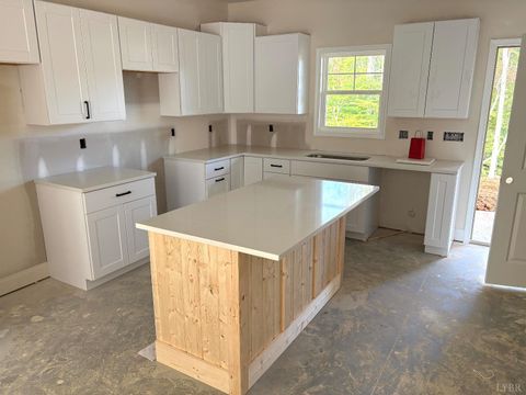 Tiny photo for 110 Aaron Place #602, Lynchburg, VA 24502 (MLS # 362340)