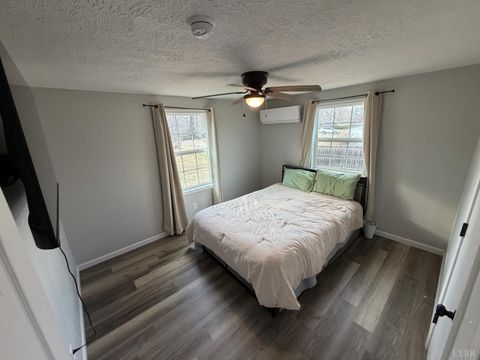 Tiny photo for 182 Shelter Ln Ln, Amherst, VA 24521 (MLS # 364879)