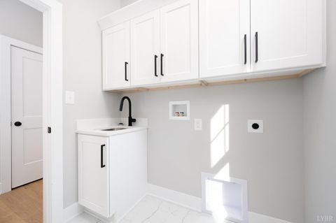 Tiny photo for 210 Lincolns Way Way, Lynchburg, VA 24502 (MLS # 366080)