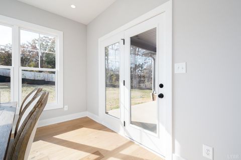 Tiny photo for 210 Lincolns Way Way, Lynchburg, VA 24502 (MLS # 366080)