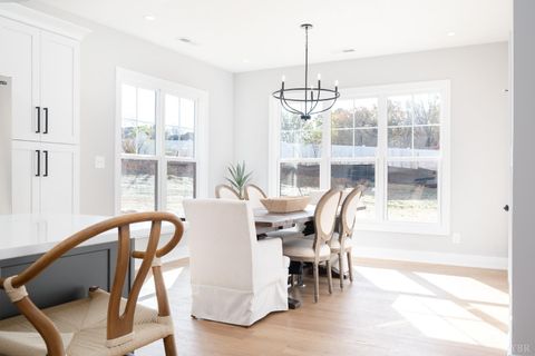 Tiny photo for 210 Lincolns Way Way, Lynchburg, VA 24502 (MLS # 366080)