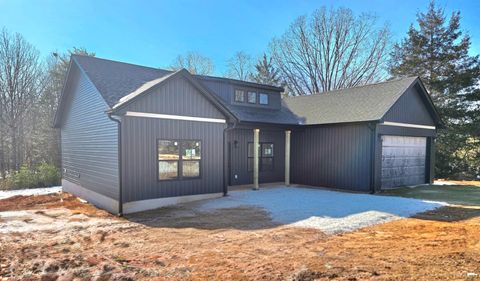 Photo of 174 Kentmoor Farm Rd, Madison Heights, VA 24572 (MLS # 362086)