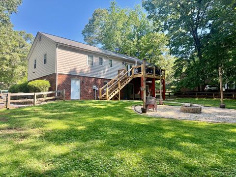 Tiny photo for 210 Woodville Drive, Forest, VA 24551 (MLS # 366554)