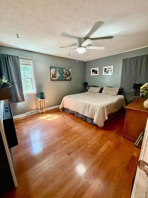 Tiny photo for 210 Woodville Drive, Forest, VA 24551 (MLS # 366554)