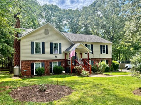 Tiny photo for 210 Woodville Drive, Forest, VA 24551 (MLS # 366554)