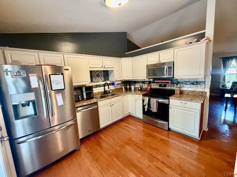 Tiny photo for 210 Woodville Drive, Forest, VA 24551 (MLS # 366554)