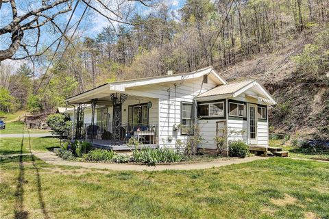 Tiny photo for 5215 Kanawha Trail, Covington, VA 24426 (MLS # 366157)
