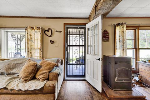 Tiny photo for 5215 Kanawha Trail, Covington, VA 24426 (MLS # 366157)