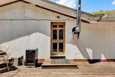 Tiny photo for 5215 Kanawha Trail, Covington, VA 24426 (MLS # 366157)