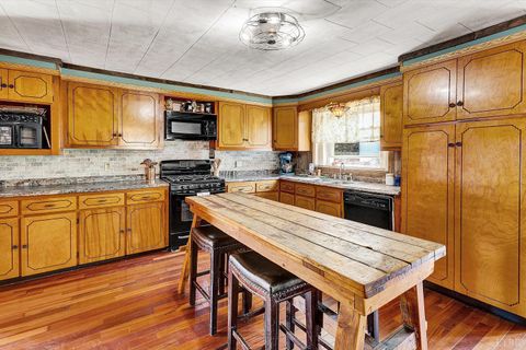 Tiny photo for 5215 Kanawha Trail, Covington, VA 24426 (MLS # 366157)