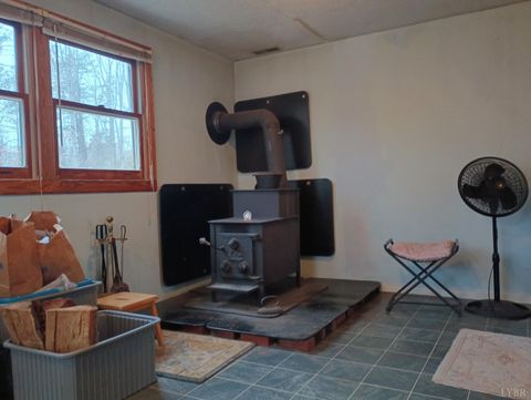 Tiny photo for 3901 Midland Rd Rd, Wingina, VA 24599 (MLS # 364657)