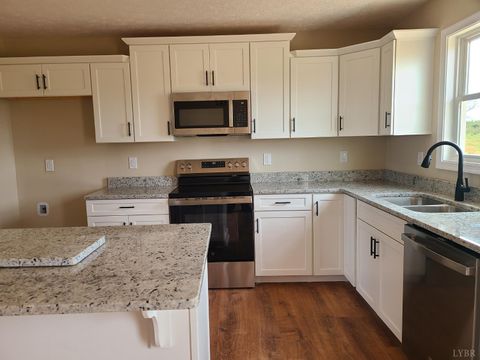 Tiny photo for 1871 Horseshoe Road, Appomattox, VA 24522 (MLS # 365633)
