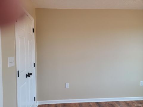 Tiny photo for 1871 Horseshoe Road, Appomattox, VA 24522 (MLS # 365633)