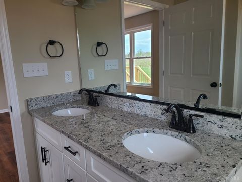 Tiny photo for 1871 Horseshoe Road, Appomattox, VA 24522 (MLS # 365633)