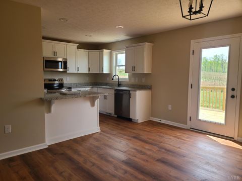 Tiny photo for 1871 Horseshoe Road, Appomattox, VA 24522 (MLS # 365633)