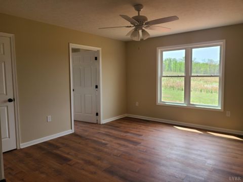 Tiny photo for 1871 Horseshoe Road, Appomattox, VA 24522 (MLS # 365633)
