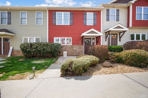 Photo of 1070 Commonwealth Circle, Forest, VA 24551 (MLS # 365724)