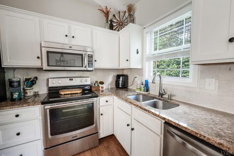 Tiny photo for 448 Mantle Dr Dr, Lynchburg, VA 24501 (MLS # 363795)