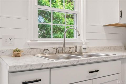 Tiny photo for 3501 Fort Avenue #17-18, Lynchburg, VA 24501 (MLS # 364529)