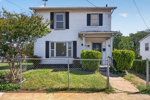 Tiny photo for 512 Polk Street, Lynchburg, VA 24504 (MLS # 366210)