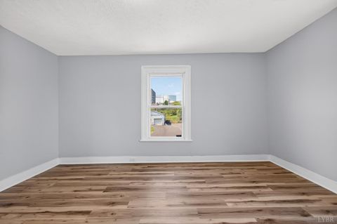 Tiny photo for 512 Polk Street, Lynchburg, VA 24504 (MLS # 366210)