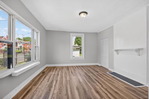 Tiny photo for 512 Polk Street, Lynchburg, VA 24504 (MLS # 366210)