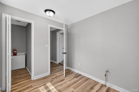Tiny photo for 512 Polk Street, Lynchburg, VA 24504 (MLS # 366210)