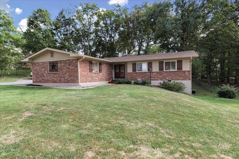 Photo of 1605 Whitfield Drive, Bedford, VA 24523 (MLS # 361989) Photo of 1605 Whitfield Drive, Bedford, VA 24523 (MLS # 361989)