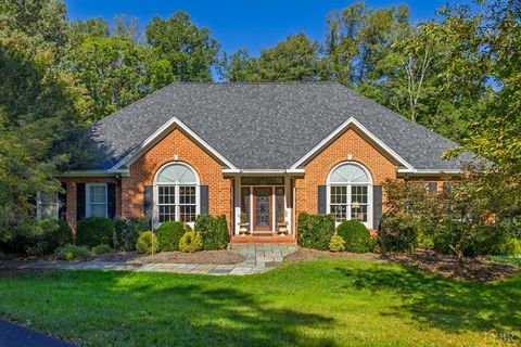 Photo of 4944 Mountain Laurel Road, Lynchburg, VA 24503 (MLS # 361910) Photo of 4944 Mountain Laurel Road, Lynchburg, VA 24503 (MLS # 361910)