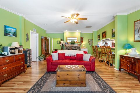 Tiny photo for 214 Victoria Dr Dr, Amherst, VA 24521 (MLS # 364448)