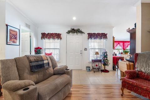 Tiny photo for 214 Victoria Dr Dr, Amherst, VA 24521 (MLS # 364448)